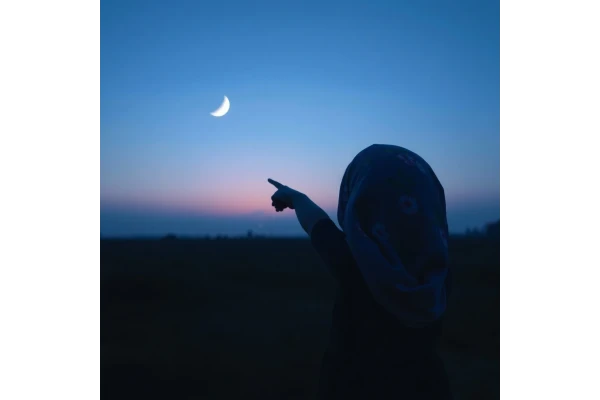 ماه شب اول🌙