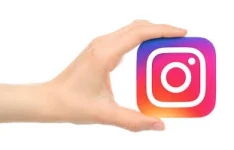 پاورپوینت با موضوع بررسی کامل تاریخچه اینستاگرام (Instagram) از ابتدا تا کنون